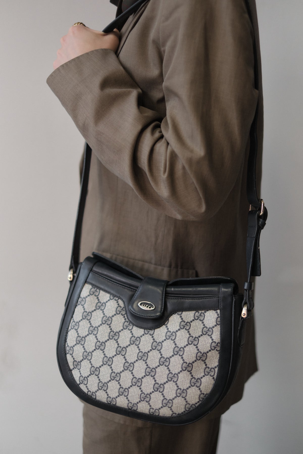 Borsa Gucci Mezzaluna in tela GG